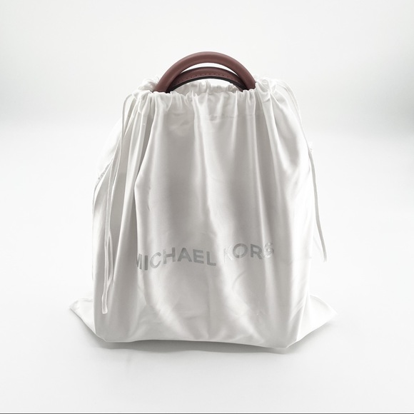 Michael Kors Mercer Satchel Messenger Pebbled Leather Bag in Pale Lilac - Picture 10 of 10